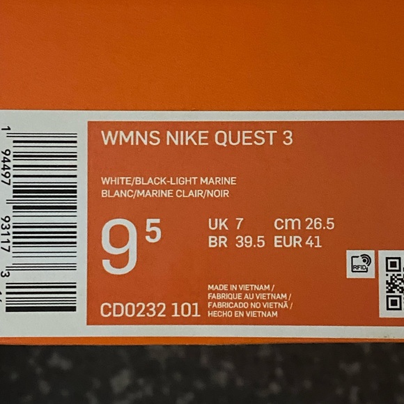 Nike - Picture 3 of 3